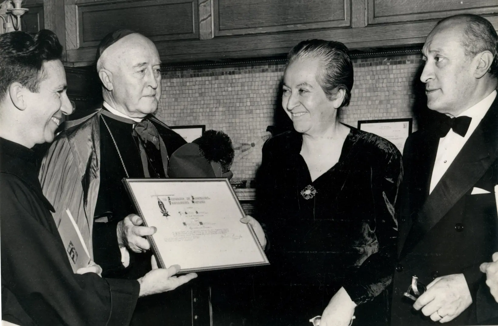 gabriela mistral premio nobel de literatura - Cuál fue el premio más importante de Gabriela Mistral